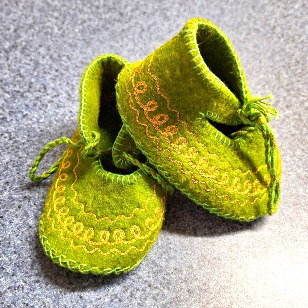 Felted Wool Embroidered Tie  Baby Moccasin, Made in Pakistan